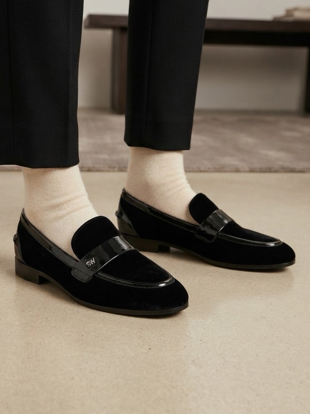 Stuart Weitzman Owen Black Velvet Patent Trim Loafers Sz 7.5 / EU 38